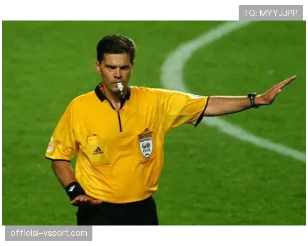 半场哨由裁判掌握：判定时刻与补时如何影响比赛