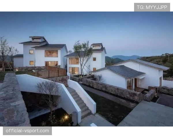 瑞安·洛赫特家里泳池比我家房子还大，这日子也太滋润了吧